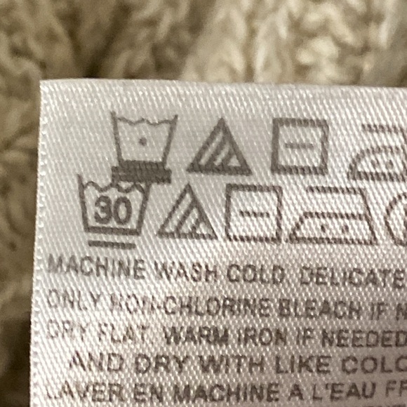 Levi's Straus Co. Oatmeal Colored 3 Button Shawl Collar Cardigan size Medium - Picture 12 of 12